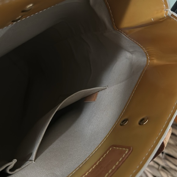 LOUIS VUITTON Monogram Vernis Reade MM Hand Bag Yellow Patent Leather - Picture 13 of 13